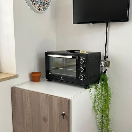 シッラ The Mistral Bed & Breakfast エクステリア 写真