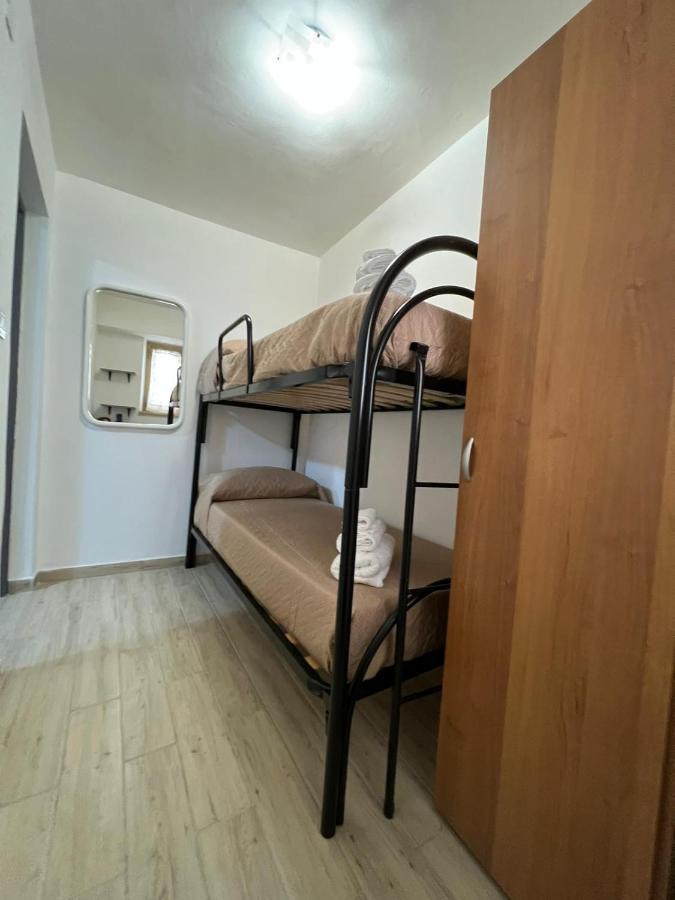シッラ The Mistral Bed & Breakfast エクステリア 写真