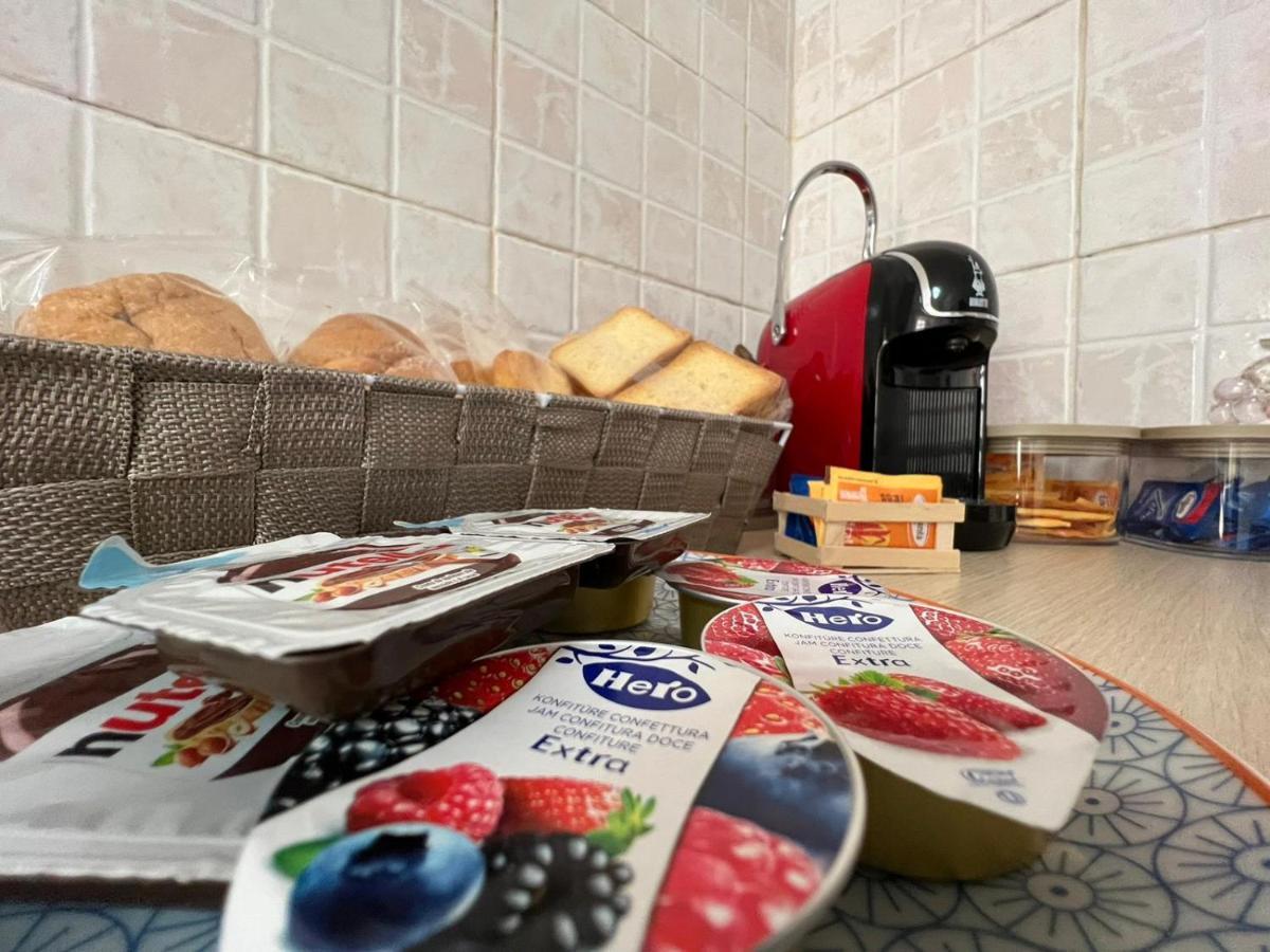 シッラ The Mistral Bed & Breakfast エクステリア 写真