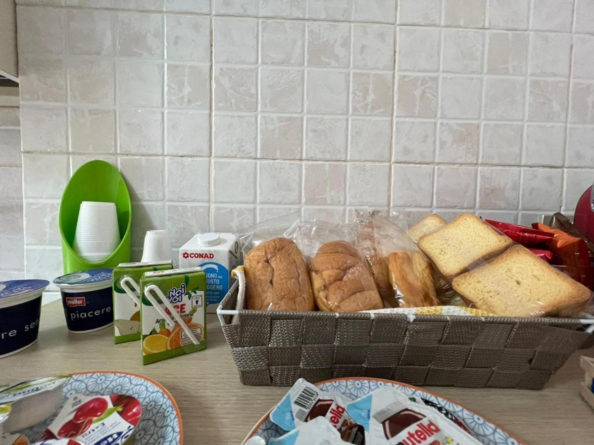 シッラ The Mistral Bed & Breakfast エクステリア 写真