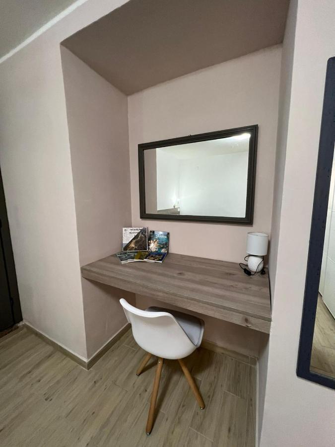 シッラ The Mistral Bed & Breakfast エクステリア 写真